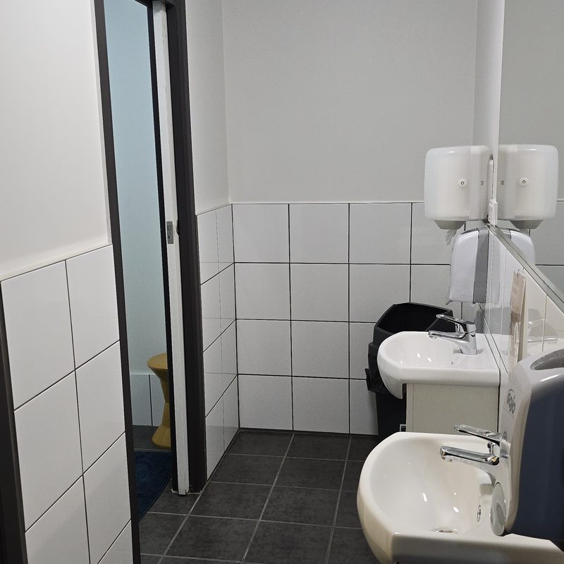 Shared Bathroom at The Top Pub Rosebery