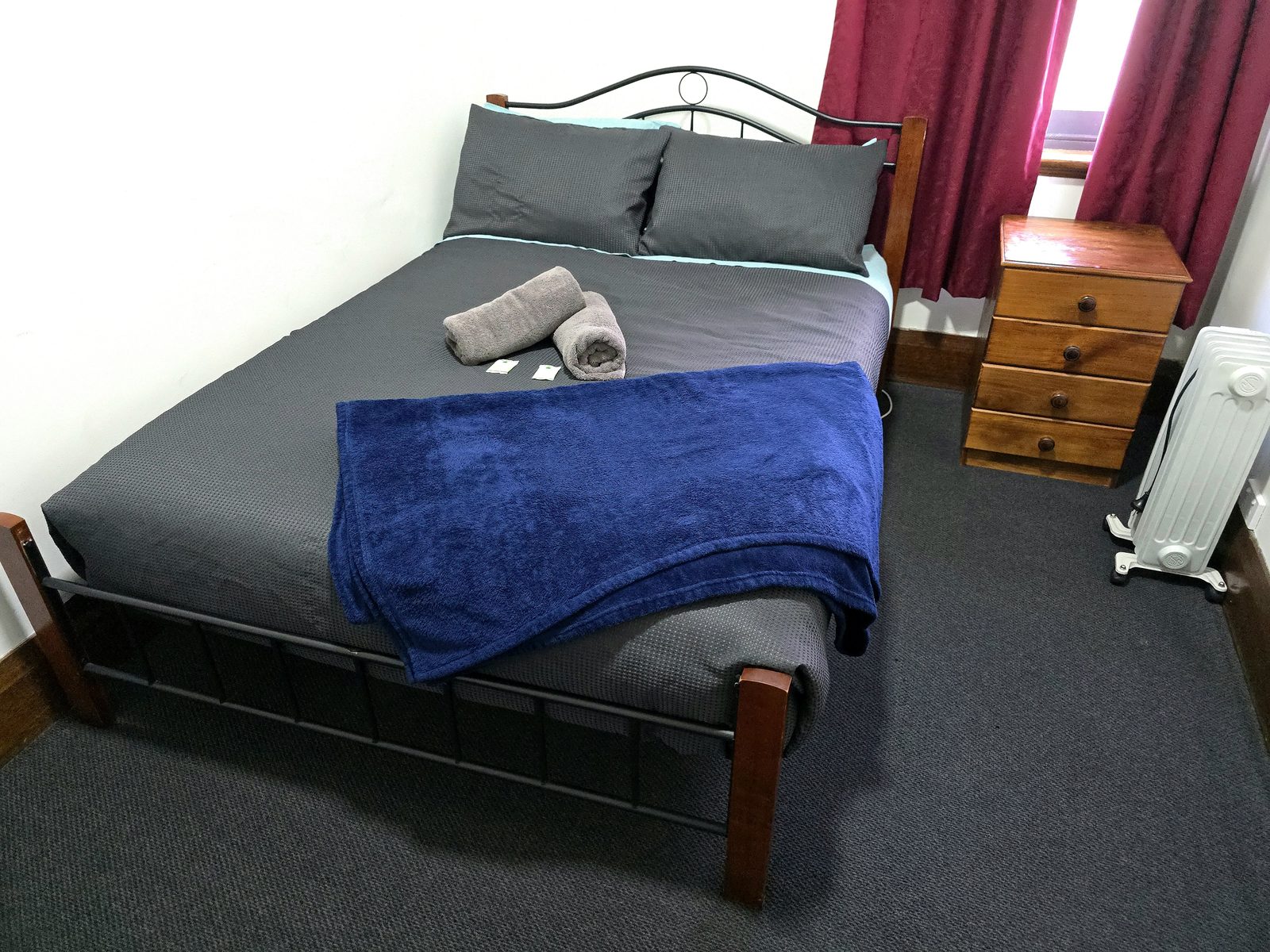 Double room at The Top Pub Rosebery