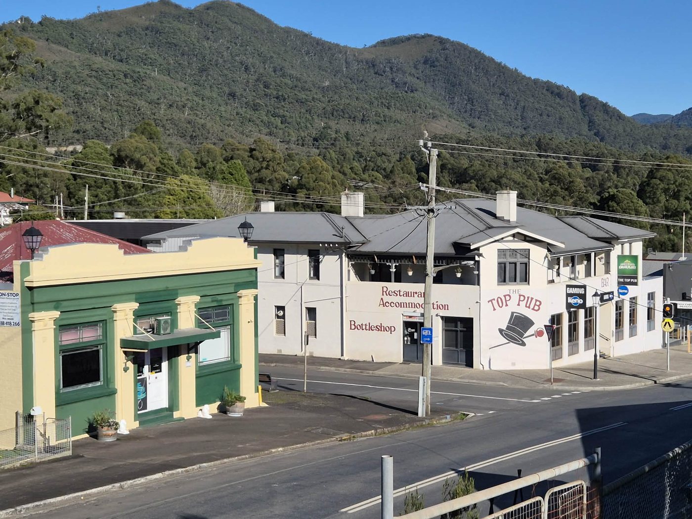 The Top Pub Rosebery with the mountains behind